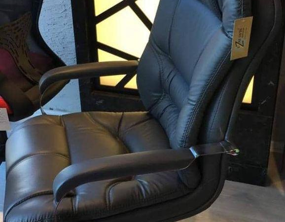 Chairs & Recliners