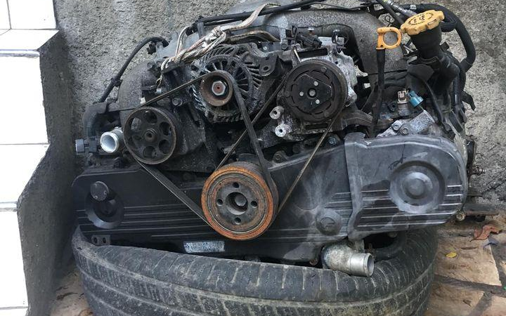 Pati Veyikil, Kawotchou, & akseswa